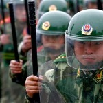 Se ha ofrecido consejo a los miembros de la Policía Armada sobre la lucha contra la depresión y el trastorno de estrés postraumático (TEPT). Foto: CAI JUN / EPA