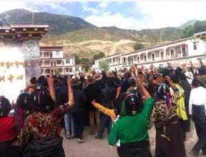 Los tibetanos que protestaban contra las autoridades chinas para detener Wangdak