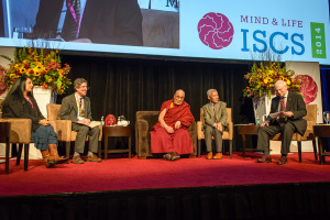  Su Santidad el Dalai Lama y sus compañeros panelistas en el segundo Simposio Internacional de Estudios Contemplativas que organiza el Instituto Mente y Vida en Boston, MA, EE.UU., el 31 de octubre de 2014. Foto / Jurek Schreiner