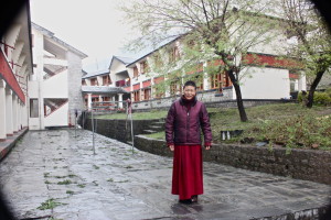 Delek pie fuera de Dolma Ling convento de monjas.