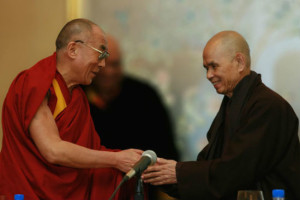 Su Santidad el Dalai Lama con el maestro zen vietnamita Thich Nhat Hanh