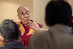 Su Santidad el Dalai Lama entrevistado por NHK TV, en Osaka, Japón, 9 de mayo de 2016