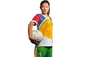Yangden Lhamo, futbolista tibetano