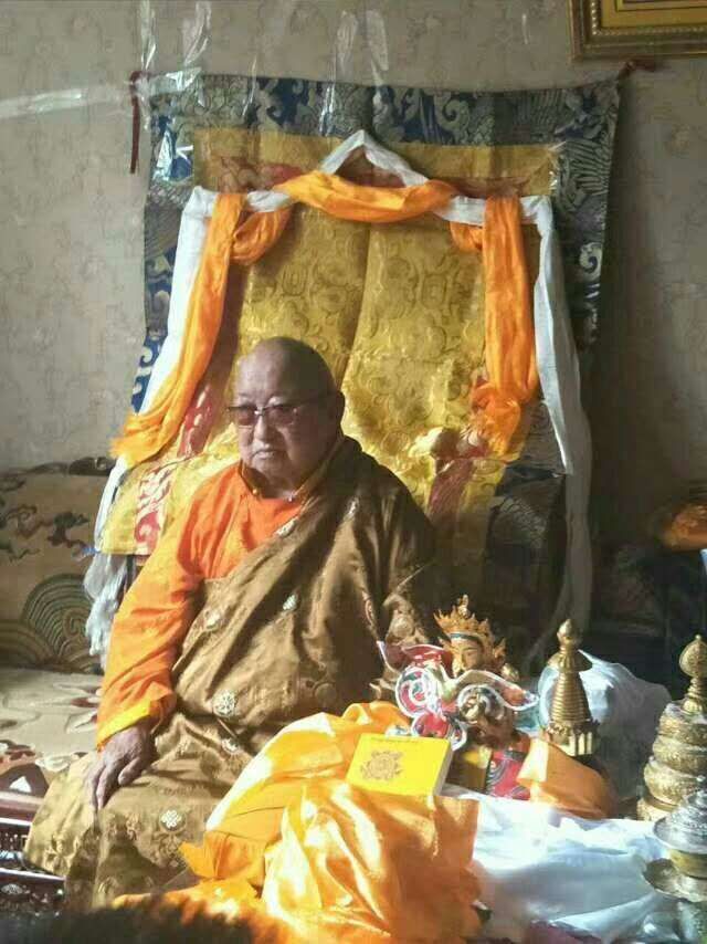 Venerável o 5º Choktrul Dawa Rinpoche.